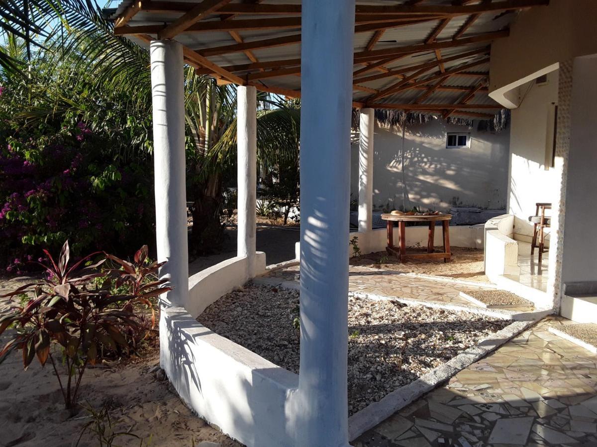 Kinkiliba Beach Lodge Sanyang Ngoại thất bức ảnh