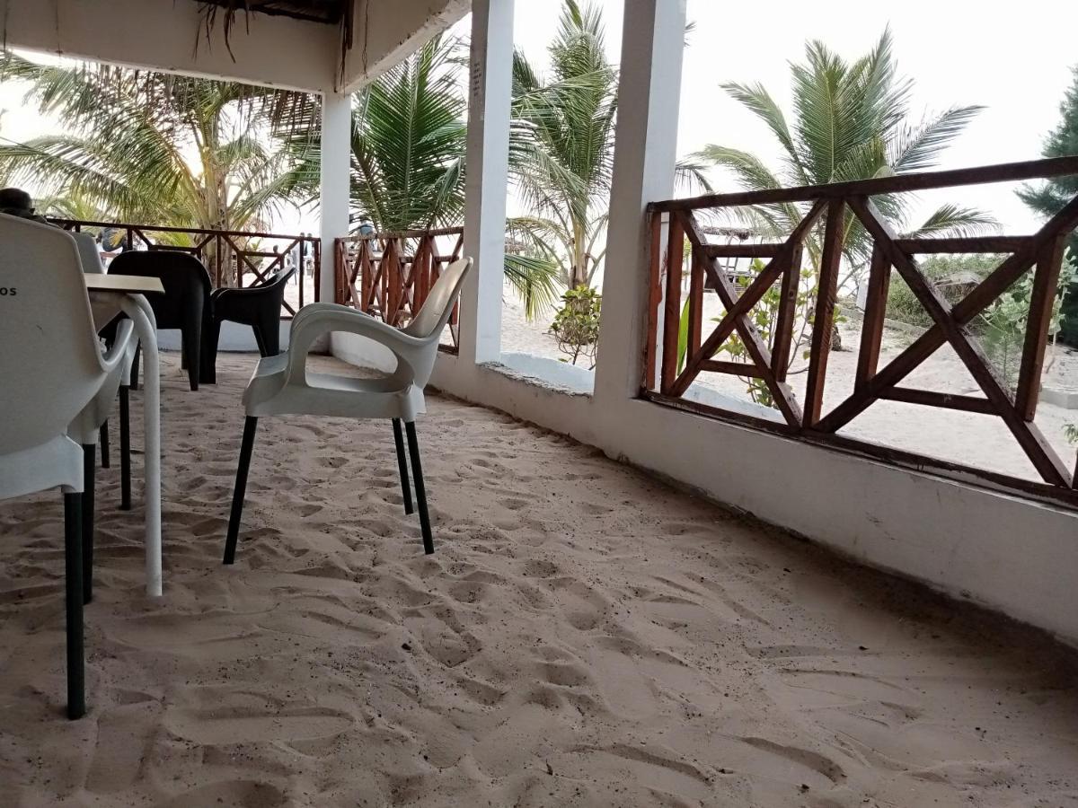 Kinkiliba Beach Lodge Sanyang Ngoại thất bức ảnh