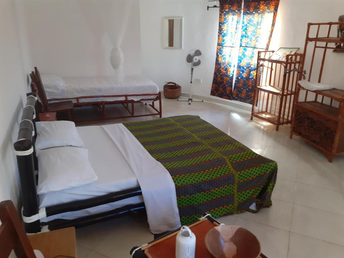 Kinkiliba Beach Lodge Sanyang Ngoại thất bức ảnh